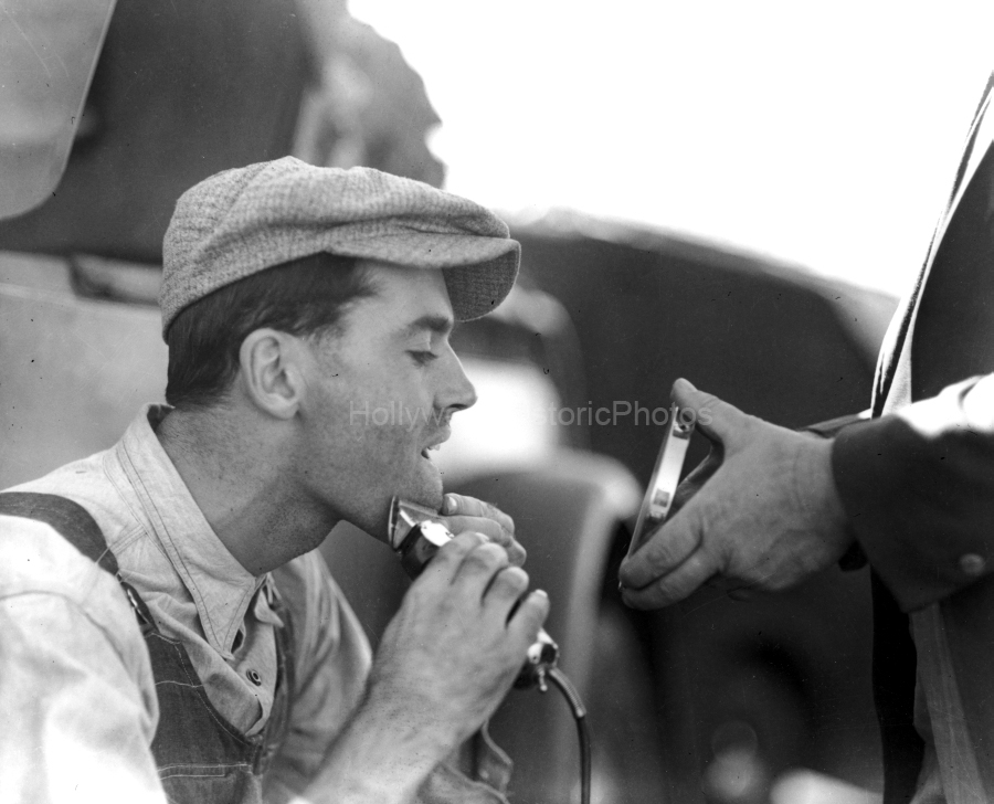 Henry Fonda 1940  WM.jpg
